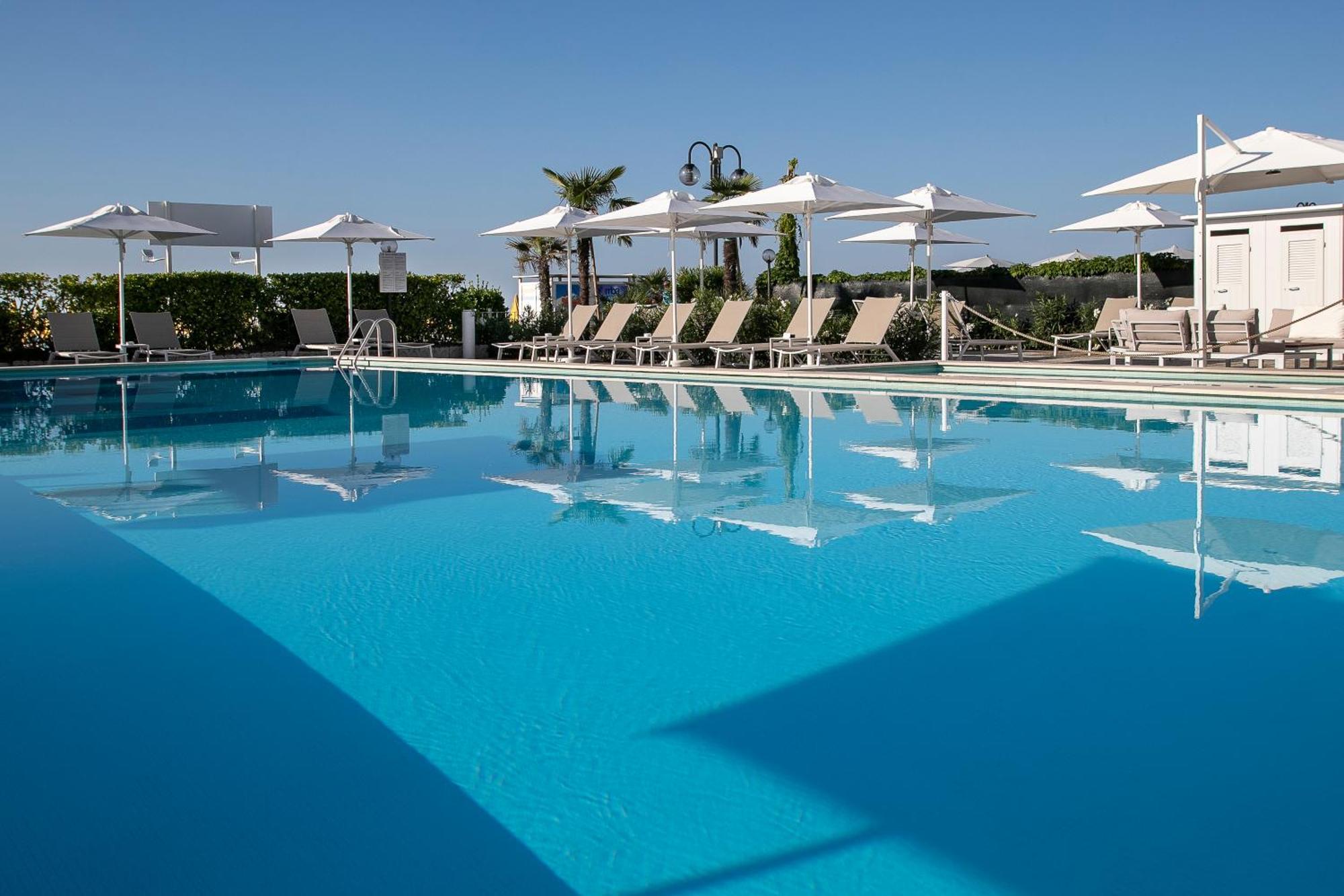 Hotel Imperial Palace ليدو دي يسولو المظهر الخارجي الصورة